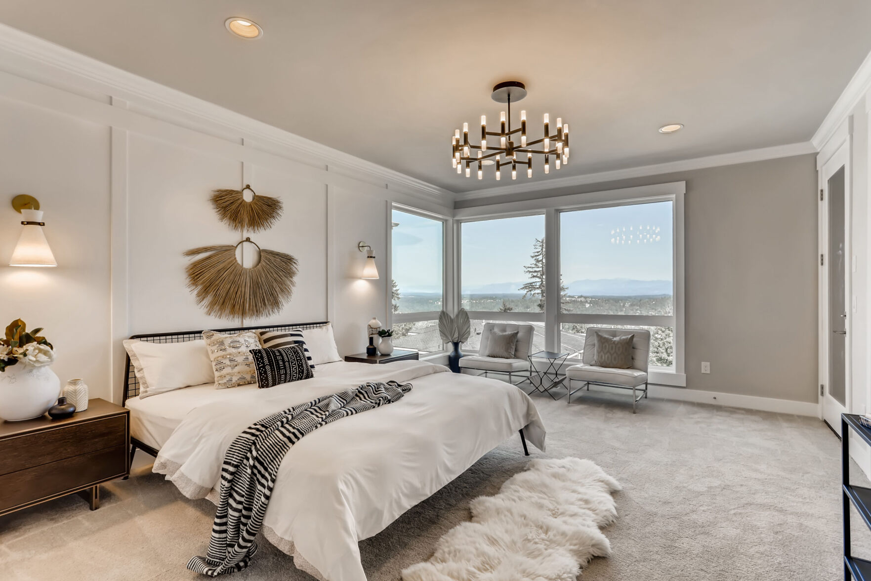 Homes Reach Panoramic Heights with a Backdrop of Cougar Mountain